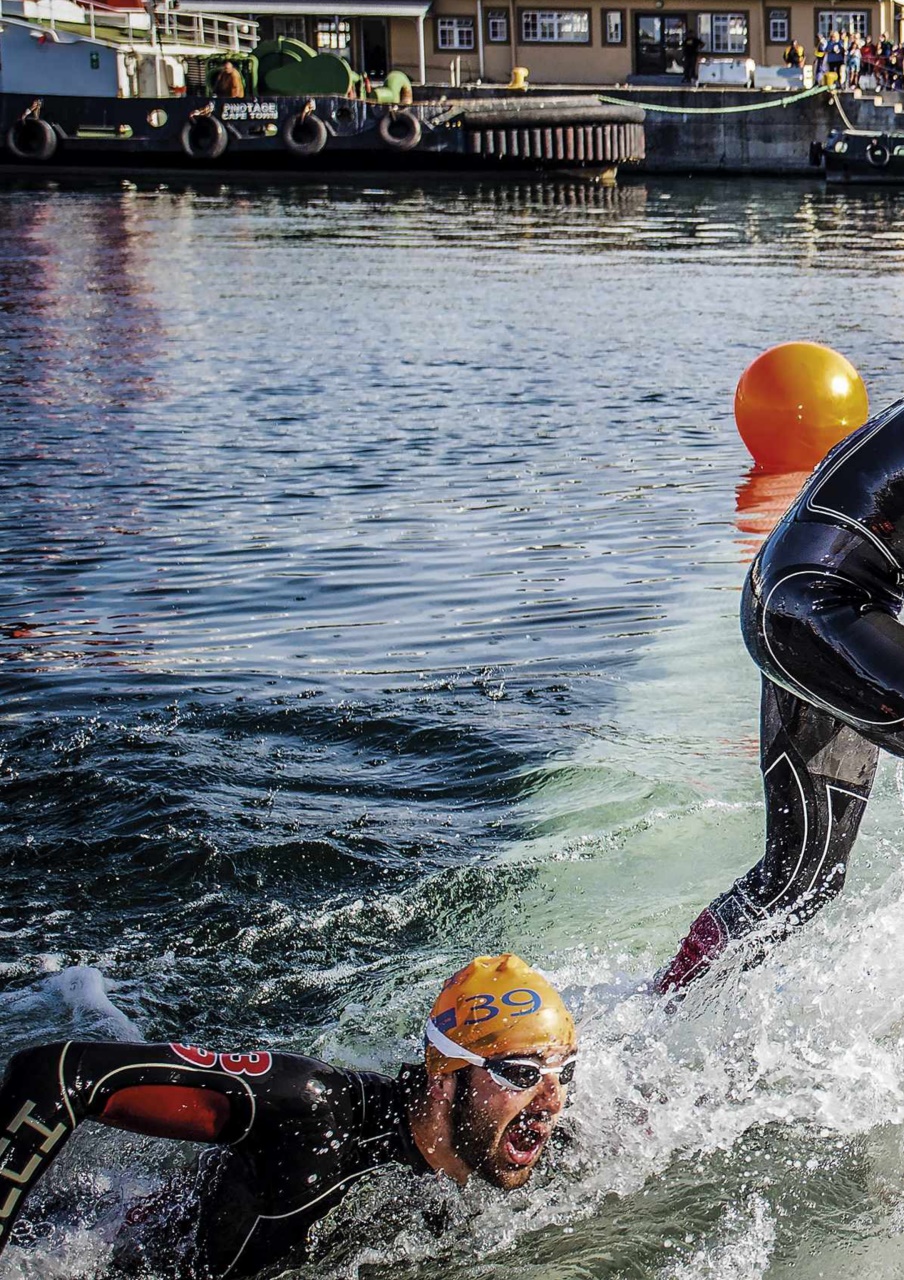 220 Triathlon Magazine Preview Pages