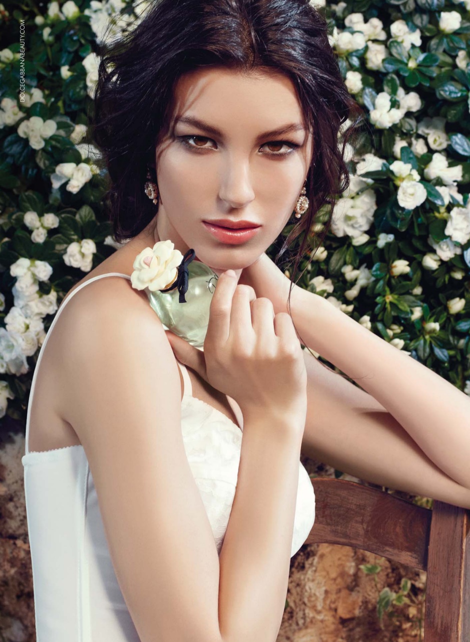 Hello! Magazine Preview Pages