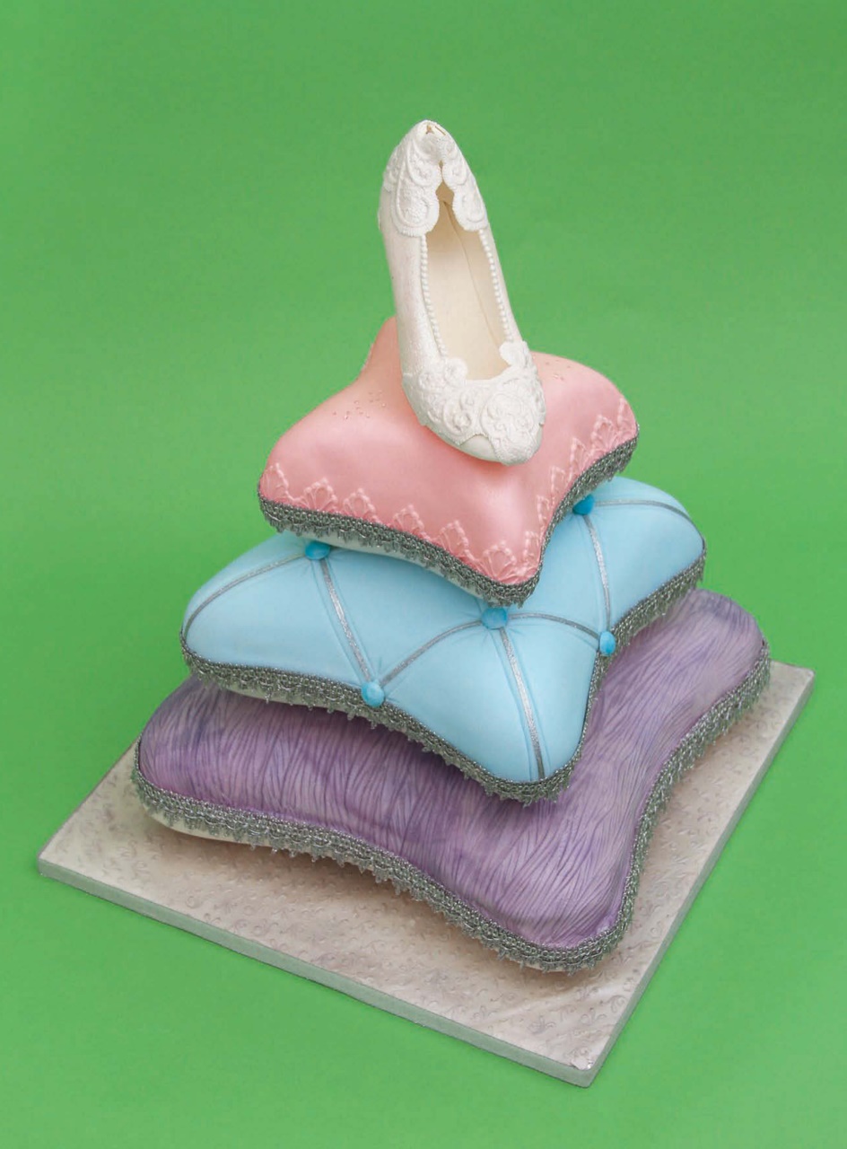 Cake Decoration & Sugarcraft Magazine Preview Pages