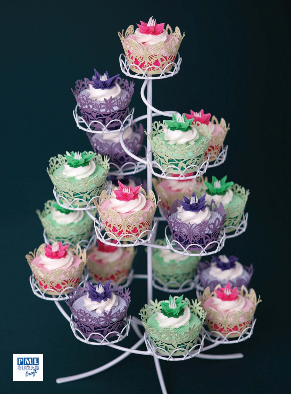 Cake Decoration & Sugarcraft Magazine Preview Pages