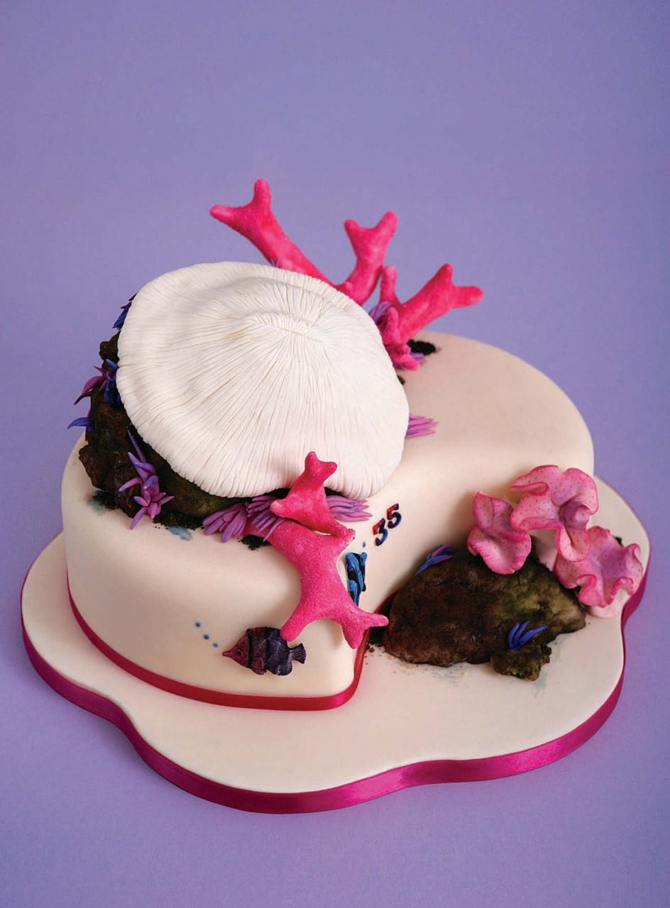 Cake Decoration & Sugarcraft Magazine Preview Pages